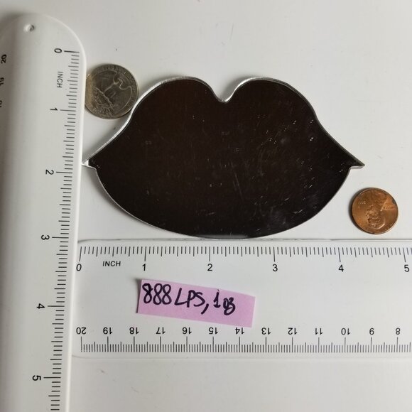 Sexy Red Lips Compact mirror, perfect for any pocket or phone wallet, flat - Picture 3 of 4